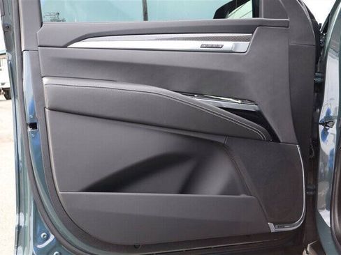 Used 2026 Cadillac Escalade V w/ LPO, ONYX Package AWD/4WD image 12