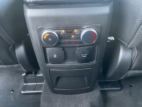 Used 2022 Ford Explorer Limited w/ Limited Technology Package image 34