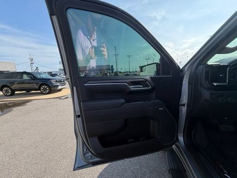 Used 2025 Chevrolet Silverado 1500 LT Trail Boss w/ Convenience Package II AWD/4WD image 15