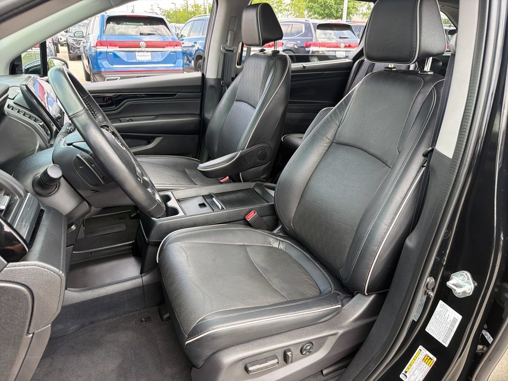 Used 2023 Honda Odyssey Elite image 7
