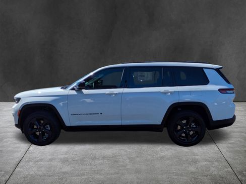 New 2025 Jeep Grand Cherokee L Altitude image 7