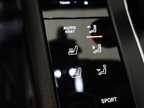 Used 2025 Porsche Macan image 55