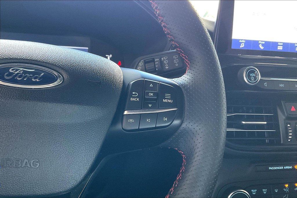 Used 2025 Ford Escape ST-Line Select AWD/4WD image 9