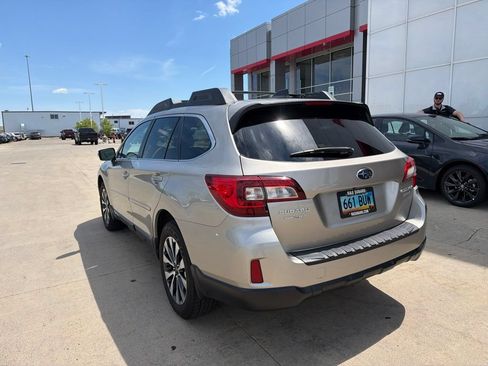 Used 2017 Subaru Outback 2.5i Limited AWD/4WD image 7