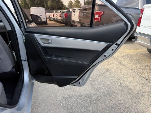 Used 2016 Toyota Corolla LE FWD image 19