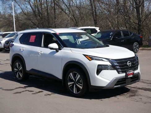 Certified 2024 Nissan Rogue SL image 1