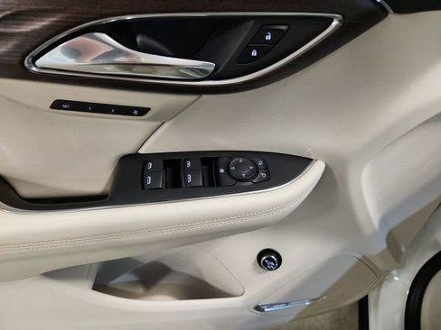 Used 2023 Buick Envision Avenir AWD/4WD image 21
