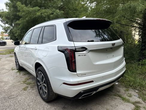 Used 2023 Cadillac XT6 Sport w/ Platinum Package AWD/4WD image 2