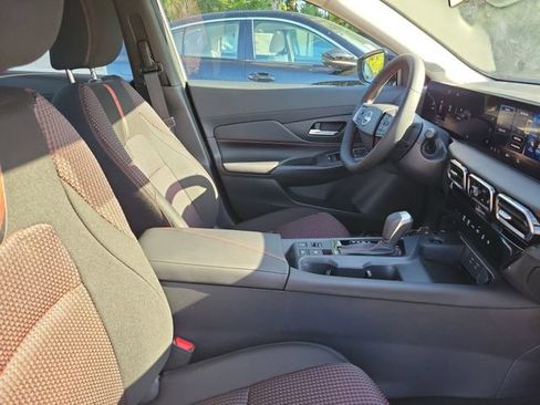 New 2026 Nissan Sentra SR w/ Floor Mat Package FWD image 31