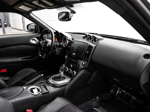 Used 2012 Nissan 370Z Touring w/ Sport Pkg RWD image 20