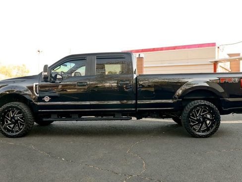 Used 2021 Ford F250 XL w/ STX Appearance Package image 5