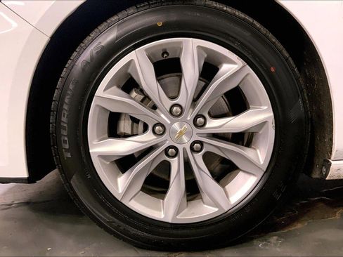 Used 2023 Chevrolet Malibu LT image 9