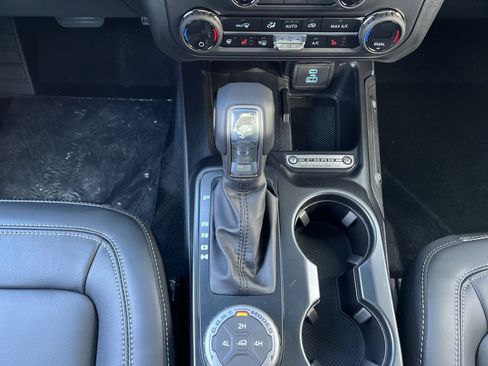 New 2025 Ford Bronco Outer Banks image 22