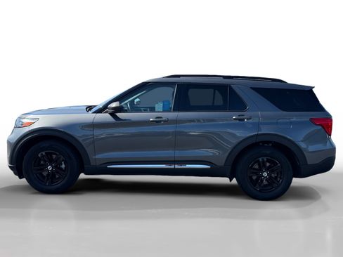 Certified 2023 Ford Explorer XLT w/ Equipment Group 202A RWD image 2