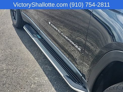 Certified 2022 Jeep Grand Cherokee L Limited AWD/4WD image 36