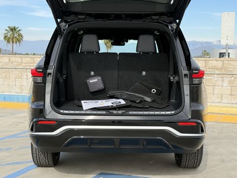 New 2026 Lexus TX 500h AWD image 13