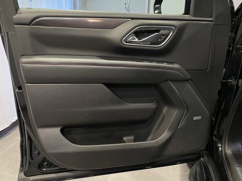 Used 2021 Chevrolet Tahoe RST w/ Luxury Package image 12