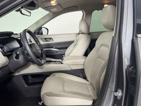 Used 2023 Nissan Pathfinder SL FWD image 22