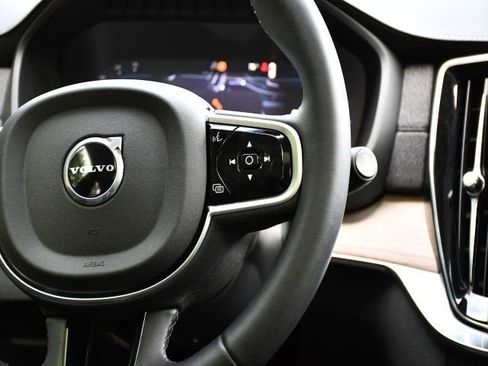 Used 2025 Volvo XC90 B6 Plus w/ Protection Package Premier AWD/4WD image 22