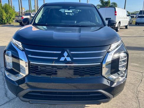 New 2026 Mitsubishi Outlander ES FWD image 8