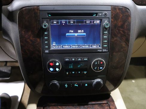 Used 2011 GMC Yukon XL Denali AWD/4WD image 25