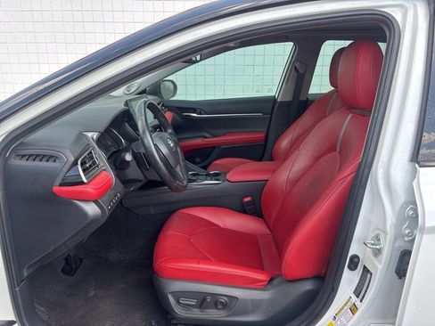 Used 2022 Toyota Camry XSE w/ Navigation Package FWD image 4