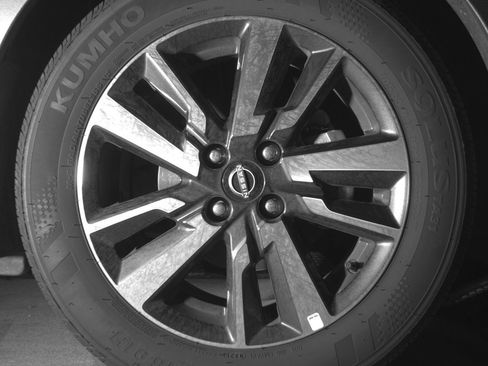 Used 2025 Nissan Versa SV image 13