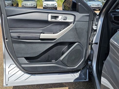 Used 2023 Ford Explorer Limited w/ Equipment Group 301A image 14