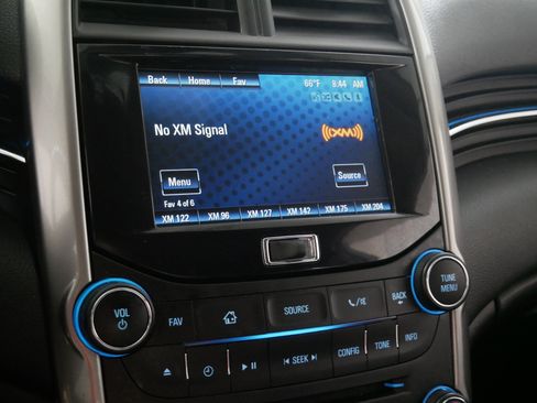 Used 2015 Chevrolet Malibu LT FWD image 22