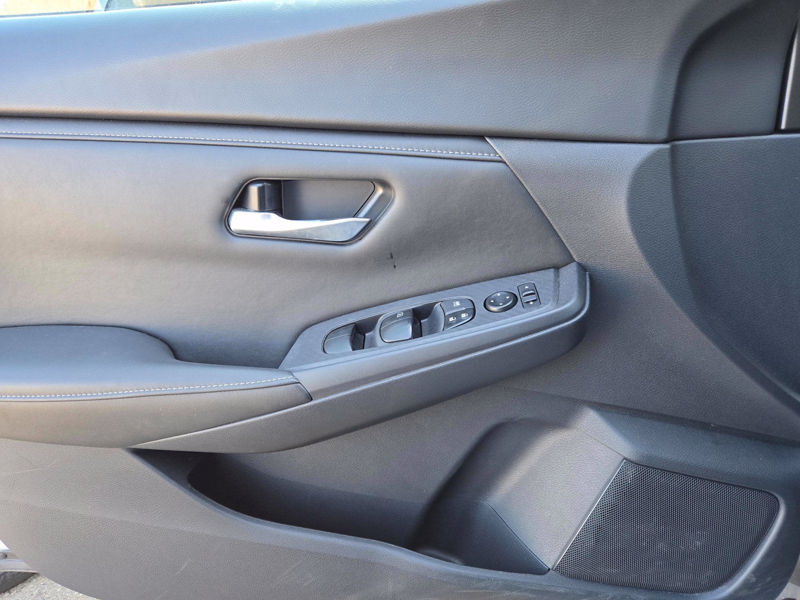 Used 2023 Nissan Sentra SV FWD image 14
