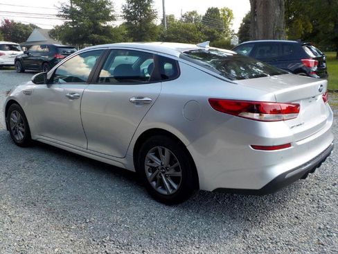 Used 2019 Kia Optima LX image 3