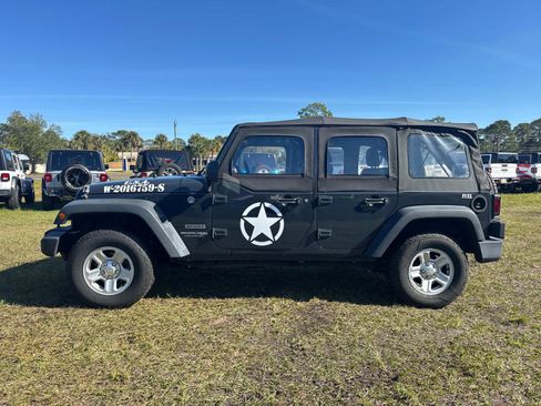 Used 2018 Jeep Wrangler Unlimited Sport w/ Connectivity Group image 6