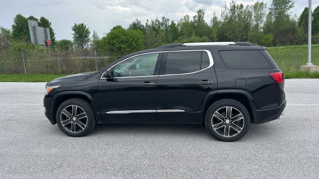 Certified 2019 GMC Acadia Denali w/ Technology Package AWD/4WD image 9