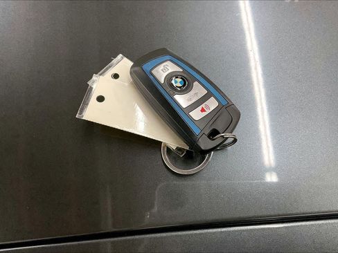 Used 2016 BMW M235i Coupe image 13