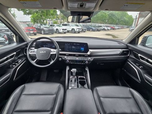 Used 2025 Kia Telluride S FWD image 24