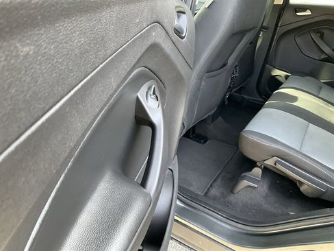 Used 2018 Ford Escape SE image 15