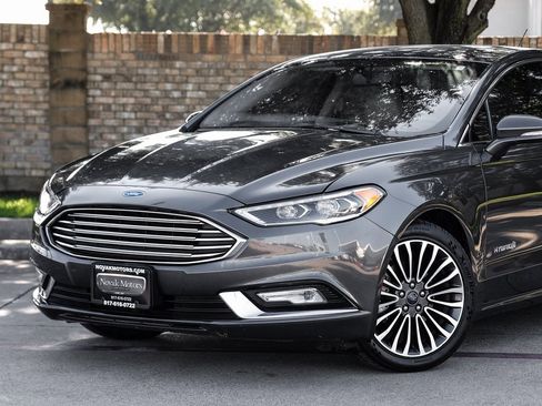 Used 2017 Ford Fusion Titanium image 12