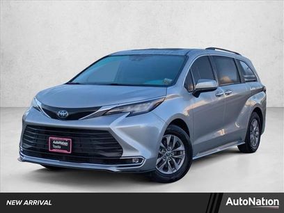 Certified 2022 Toyota Sienna XLE