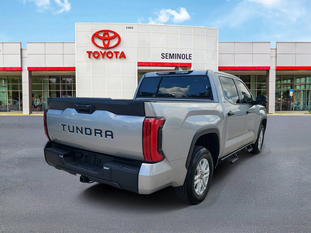 Used 2025 Toyota Tundra SR5 w/ SR5 Convenience Package AWD/4WD image 3