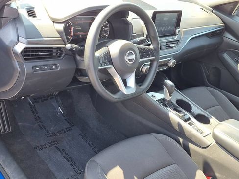 Used 2025 Nissan Altima 2.5 SV AWD/4WD image 15