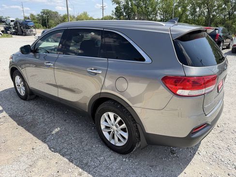 Used 2017 Kia Sorento FWD w/ LX Convenience Package image 5