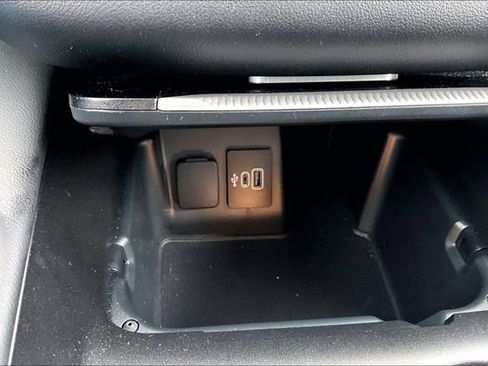 Used 2025 Ford Explorer ST-Line image 26