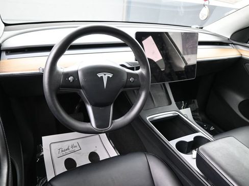 Used 2023 Tesla Model Y Long Range AWD/4WD image 27