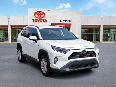 Used 2021 Toyota RAV4 XLE AWD/4WD image 2