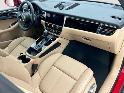 Certified 2026 Porsche Macan AWD/4WD image 20