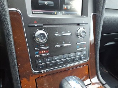 Used 2015 Lincoln Navigator 4WD image 22