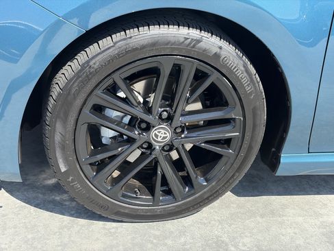 Used 2025 Toyota Camry SE w/ Convenience Package FWD image 8