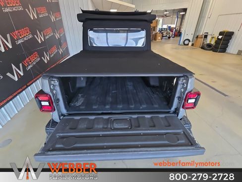 Used 2020 Jeep Gladiator Rubicon AWD/4WD image 13