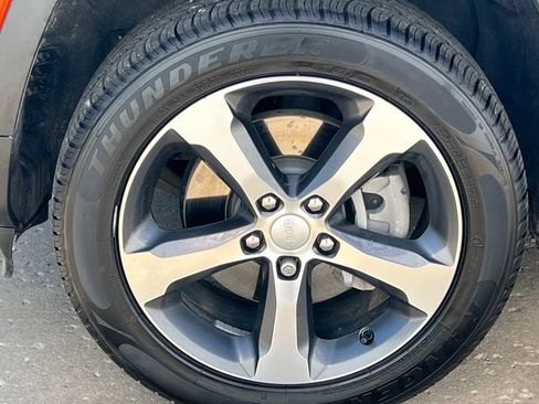 Used 2022 Jeep Grand Cherokee Limited 4xe image 7