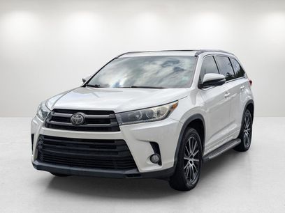 Used 2018 Toyota Highlander SE